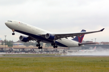 N813NW (799) 2006 Airbus A330-323