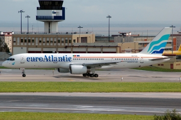 CS-TLX (24176) 1988 Boeing 757-2G5
