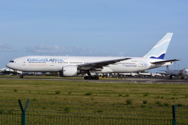 CS-TSW (32782) 2003 Boeing 777-243ER
