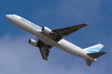 CS-TRW (24865) Boeing 767-35D/ER