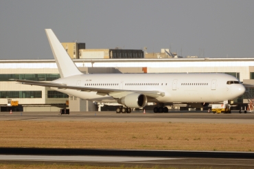 CS-TRN (25535) 1993 Boeing 767-33AER