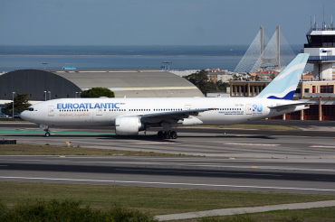 CS-TSX (32784) 2004 Boeing 777-243ER