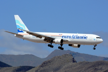CS-TFT (26208) 1993 Boeing 767-3Y0/ER