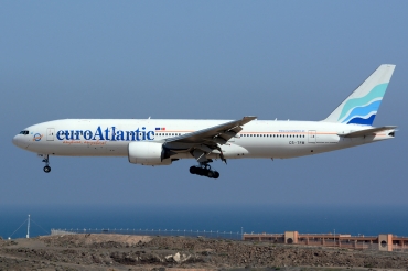 CS-TFM (cn 28513) Boeing 777-212ER