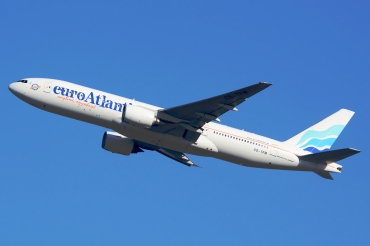 CS-TFM (cn 28513) Boeing 777-212ER