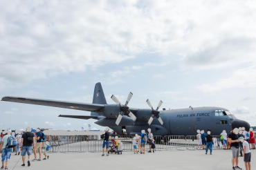 1503 (382-4426) 1070 Lockheed C-130E Hercules