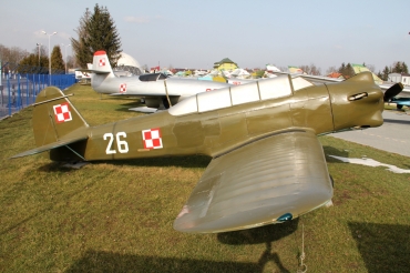 26 Yakovlev Yak-18