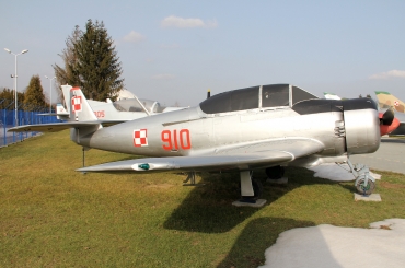 910, (cn 1E0910), PZL-Mielec TS-8 Bies