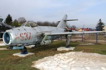 637 (1J-0637) PZL Lim-6bis