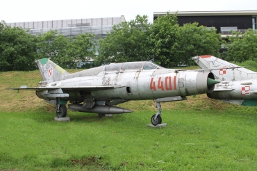 4401, (cn 01685144), Mikoyan-Gurevich MiG-21US
