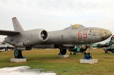 69 (41302) Ilyushin IL-28