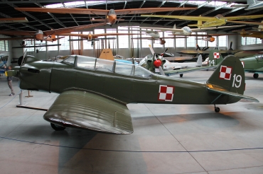 19 (9732) Yakovlev Yak-18