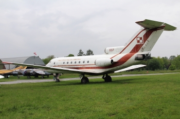 037, (cn 9510238), Yakovlev Yak-40