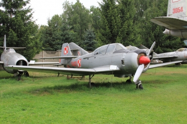 0401 (1E-0401) PZL-Mielec TS-8 Bies