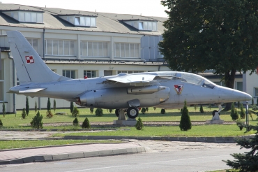 58 PZL Mielec M-96 Iryda