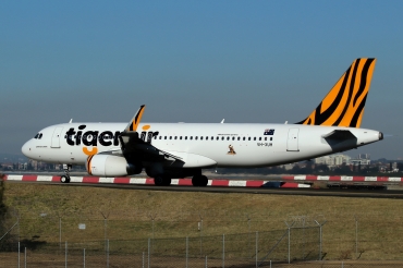 VH-XUH (6749) 2015 Airbus A320-232(WL)