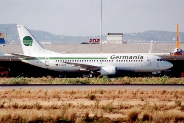 D-AGEB (cn 24320) Boeing 737-322