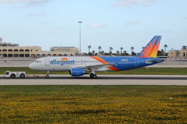 EC-HGZ (1208) 2000 Airbus A320-214