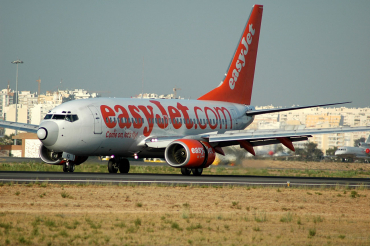 G-EZKD (32425) 2004 Boeing 737-73V