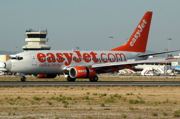 G-EZKD (32425) 2004 Boeing 737-73V