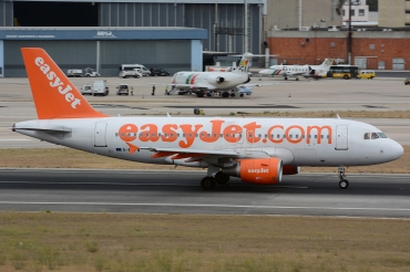 G-EZFN (4076) 2009 Airbus A319-111