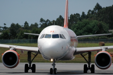 G-EZAX (2818) 2006 Airbus A319-111