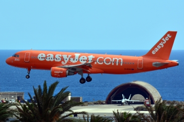 G-EZUI (4721) 2011 Airbus A320-214