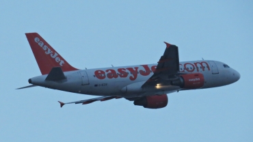 G-EZIV (2565) 2005 Airbus A319-111