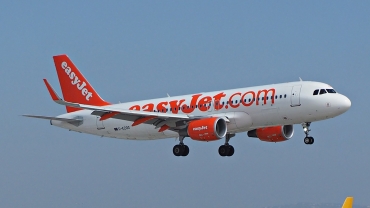 G-EZOG (6541) 2015 Airbus A320-214(WL)