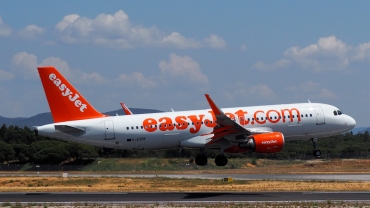 G-EZOK (6568) 2015 Airbus A320-214(WL)
