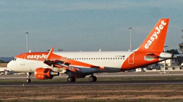 G-EZPW (7549) 2017 Airbus A320-214