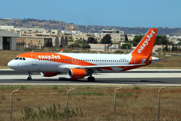 G-EZRZ (8358) 2018 Airbus A320-214(WL)