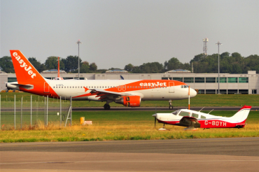 G-EZTL (4012) 2009 Airbus A320-214