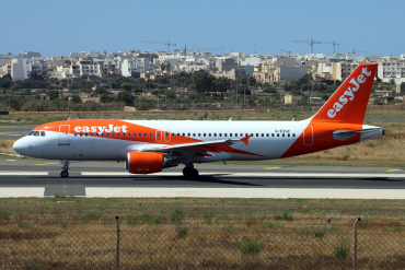 G-EZUC (4591) 2011 Airbus A320-214