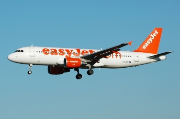 G-EZUF (4676) 2011 Airbus A320-214