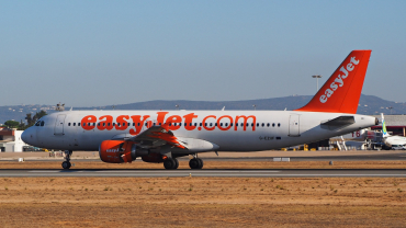 G-EZUF (4676) 2011 Airbus A320-214