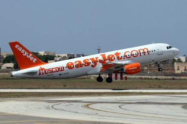 G-EZUG (4680) 2011 Airbus A320-214