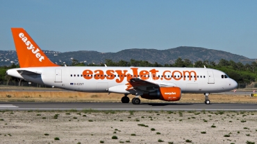 G-EZUT (5113) 2012 Airbus A320-214