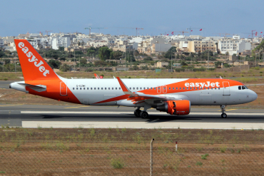 G-EZWI (5592) 2013 Airbus A320-214(WL)