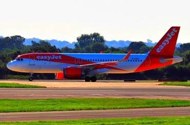 G-UZHU (8681) 2018 Airbus A320-251N