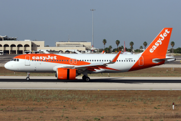 G-UZHY (8920) 2019 Airbus A320-251N
