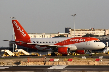 G-EZDU (3735) 2008 Airbus A319-111