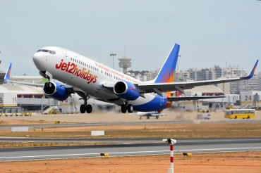 G-GDFZ (30276) 2001 Boeing 737-86Q(WL)