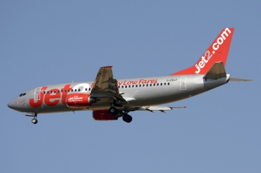 G-CELF (24302) 1988 Boeing 737-377
