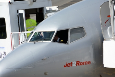 G-GDFR (30421) 2003 Boeing 737-8Z9(WL)