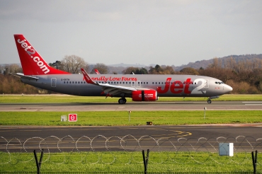 G-DRTN (32735) 2002 Boeing 737-86N(WL)