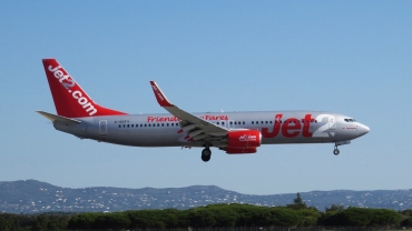 G-GDFV (28821) 1988 Boeing 737-85F(WL)