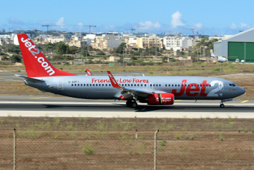 G-GDFY (30278) 2001 Boeing 737-86Q(WL)