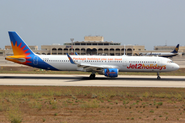 G-HLYA (6038) 2014 Airbus A321-211(WL)
