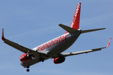 G-CELI (23526) 1986 Boeing 737-330(WL)